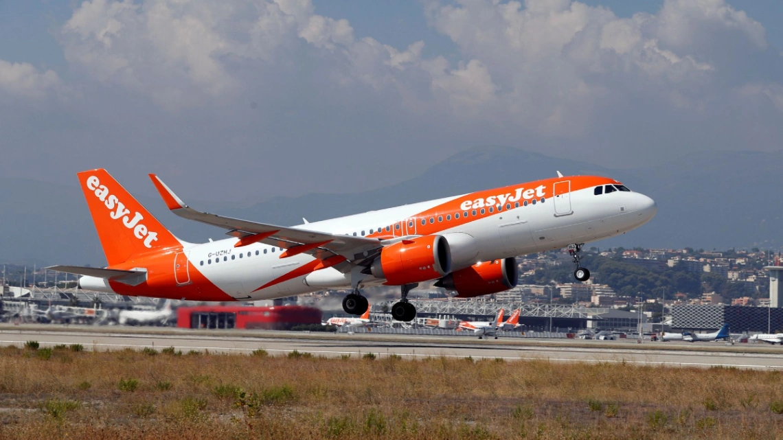 Passenger Brawl Forces easyJet Aircraft to Abort Journey and Return to Tenerife